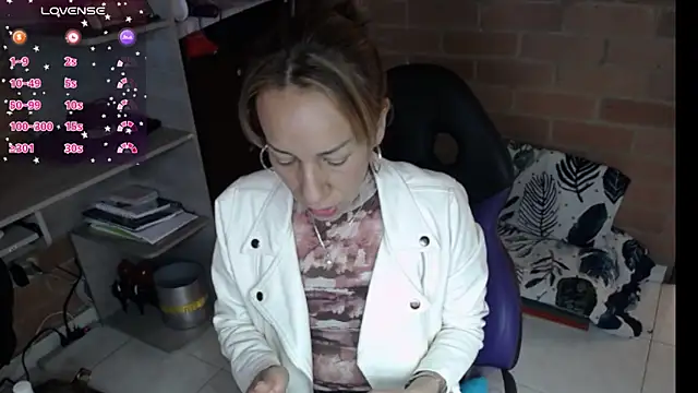 cristin doll  online show from 06-20-26, 02:55