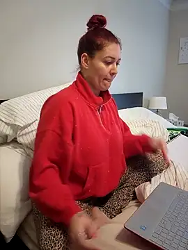 HollyTattoo online show from 02-12-26, 03:01