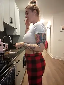 HollyTattoo online show from 01-24-25, 01:25