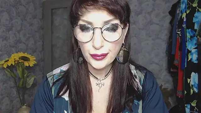 Snapshot of Aziza1 chatting on 05-06-26, 02:10 Aziza1 online show from 05-06-26, 02:10