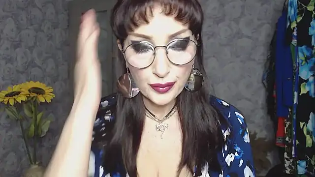 Snapshot of Aziza1 chatting on 05-02-26, 02:00 Aziza1 online show from 05-02-26, 02:00