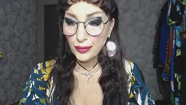 Aziza1 online show from 12-18-25, 01:15