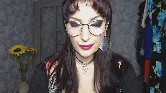 Snapshot of Aziza1 chatting on 05-10-26, 01:46 Aziza1 online show from 05-10-26, 01:46