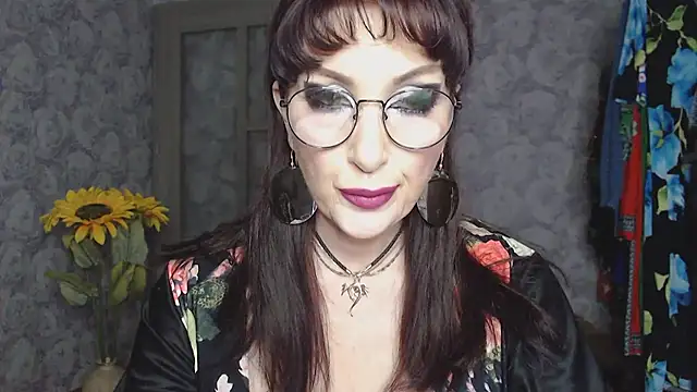 Snapshot of Aziza1 chatting on 05-27-26, 02:13 Aziza1 online show from 05-27-26, 02:13