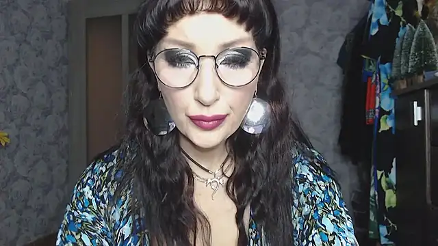 Aziza1 online show from 11-15-25, 08:18