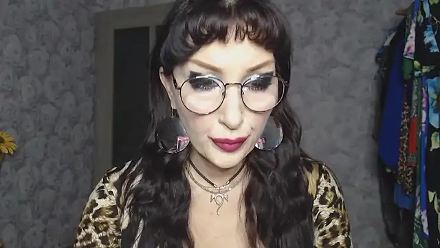 Aziza1 online show from 12-20-25, 03:04