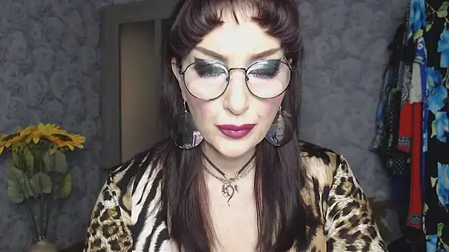 Snapshot of Aziza1 chatting on 04-18-26, 01:13 Aziza1 online show from 04-18-26, 01:13