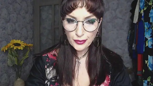 Snapshot of Aziza1 chatting on 05-11-26, 02:18 Aziza1 online show from 05-11-26, 02:18
