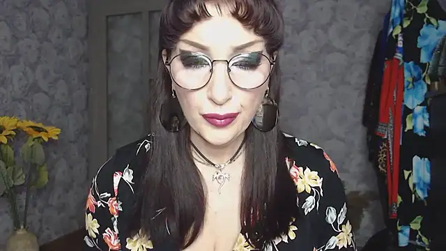 Snapshot of Aziza1 chatting on 04-28-26, 01:37 Aziza1 online show from 04-28-26, 01:37