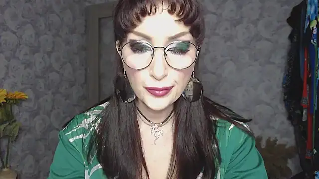 Snapshot of Aziza1 chatting on 05-07-26, 02:20 Aziza1 online show from 05-07-26, 02:20