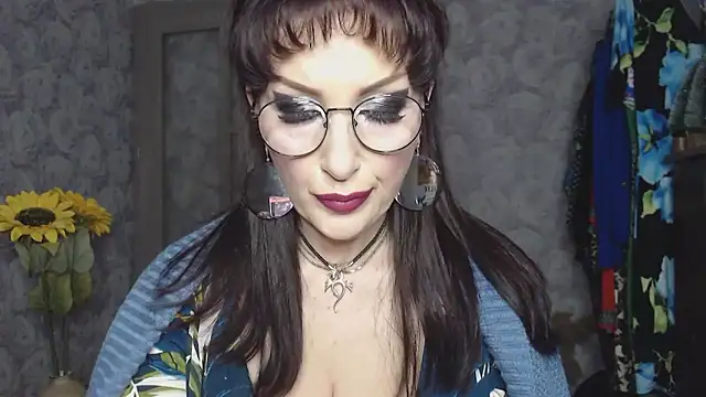 Snapshot of Aziza1 chatting on 05-03-26, 01:15 Aziza1 online show from 05-03-26, 01:15