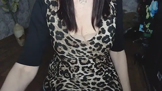 Snapshot of Aziza1 chatting on 06-02-26, 02:39 Aziza1 online show from 06-02-26, 02:39