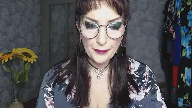 Snapshot of Aziza1 chatting on 05-13-26, 03:41 Aziza1 online show from 05-13-26, 03:41