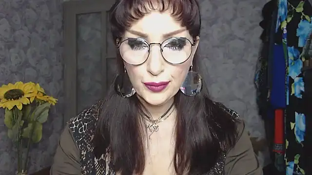 Snapshot of Aziza1 chatting on 05-12-26, 01:28 Aziza1 online show from 05-12-26, 01:28