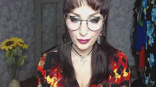 Snapshot of Aziza1 chatting on 05-14-26, 02:14 Aziza1 online show from 05-14-26, 02:14