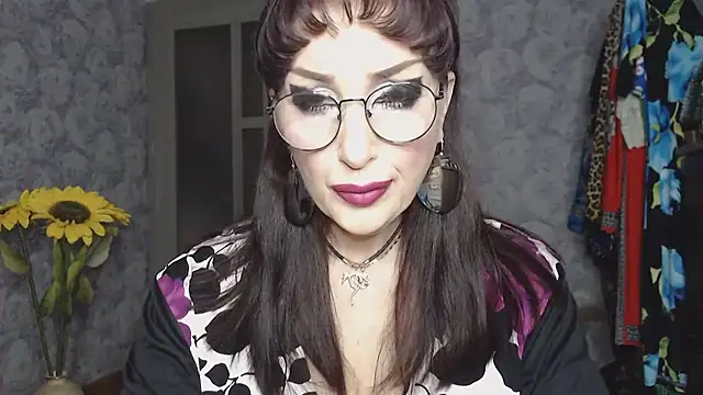 Snapshot of Aziza1 chatting on 04-21-26, 03:07 Aziza1 online show from 04-21-26, 03:07