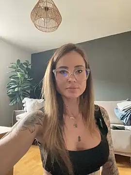 Snapshot of Etwas_neugierig chatting on 03-01-26, 01:00 Etwas neugierig online show from 03-01-26, 01:00