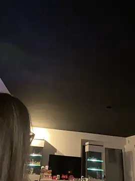 Snapshot of Etwas_neugierig chatting on 02-19-26, 06:16 Etwas neugierig online show from 02-19-26, 06:16