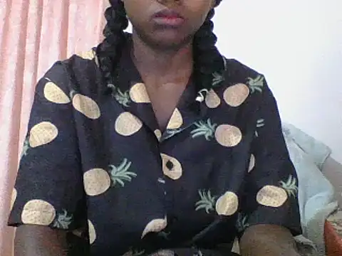 Snapshot of Hamie_sexy chatting on 01-19-26, 08:07 Hamie sexy online show from 01-19-26, 08:07