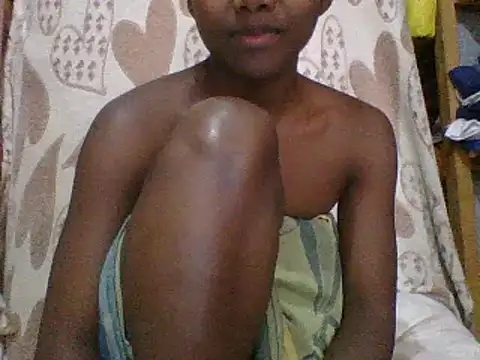 Snapshot of Hamie_sexy chatting on 02-14-26, 01:00 Hamie sexy online show from 02-14-26, 01:00