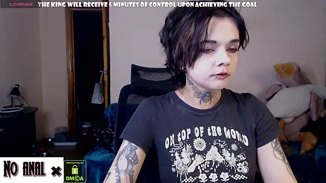 Snapshot of Dark__Elf chatting on 06-27-26, 09:21 Dark Elf online show from 06-27-26, 09:21