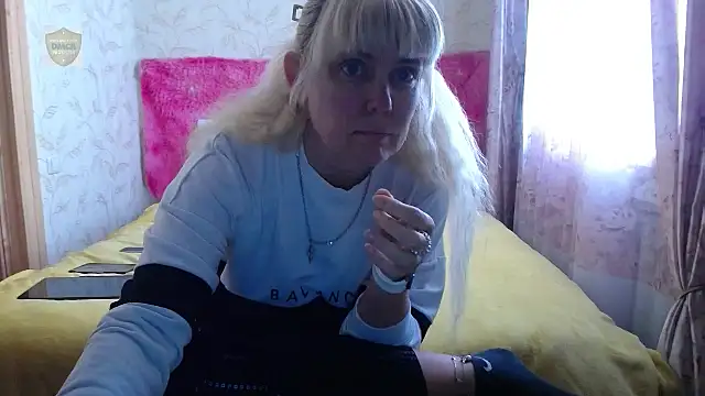 SunnySylvia online show from 06-01-26, 06:02