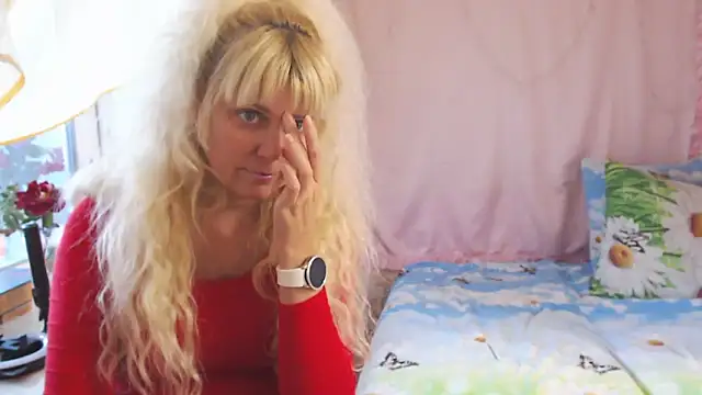 SunnySylvia online show from 11-17-25, 07:12