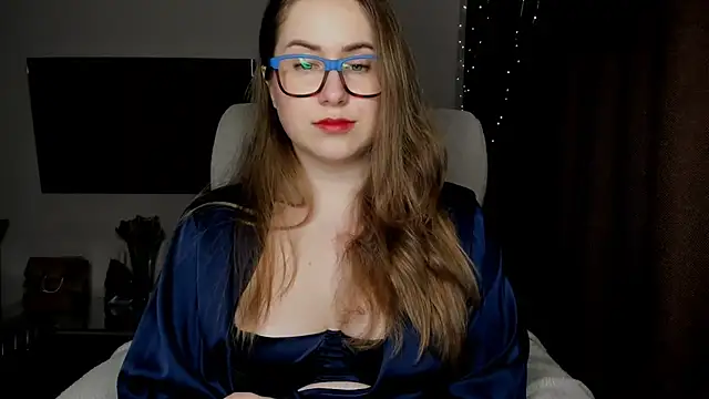 SeasonalSomeone online show from 11-20-25, 04:40