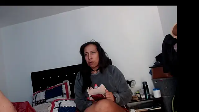 Snapshot of victoriacanelita chatting on 11-25-25, 12:38 victoriacanelita online show from 11-25-25, 12:38