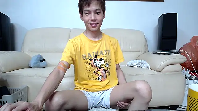 Snapshot of andrewooi chatting on 07-26-26, 04:36 andrewooi online show from 07-26-26, 04:36