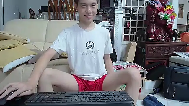 Snapshot of andrewooi chatting on 01-25-25, 07:28 andrewooi online show from 01-25-25, 07:28