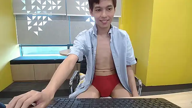 Snapshot of andrewooi chatting on 07-19-26, 06:11 andrewooi online show from 07-19-26, 06:11