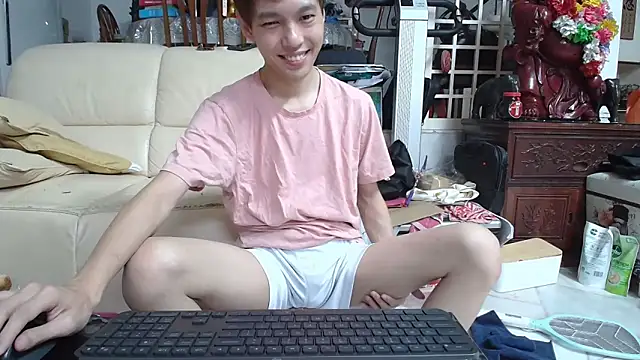 Snapshot of andrewooi chatting on 03-03-25, 06:13 andrewooi online show from 03-03-25, 06:13