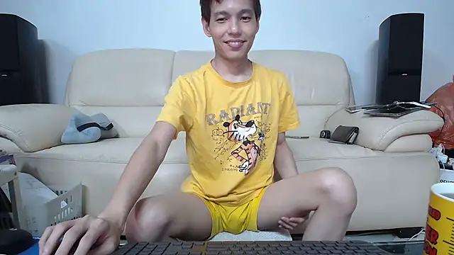 Snapshot of andrewooi chatting on 07-12-26, 12:50 andrewooi online show from 07-12-26, 12:50