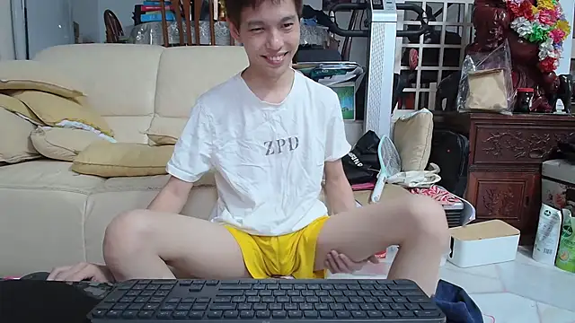 Snapshot of andrewooi chatting on 02-26-25, 01:11 andrewooi online show from 02-26-25, 01:11