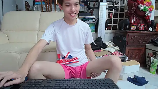 Snapshot of andrewooi chatting on 03-12-25, 06:43 andrewooi online show from 03-12-25, 06:43