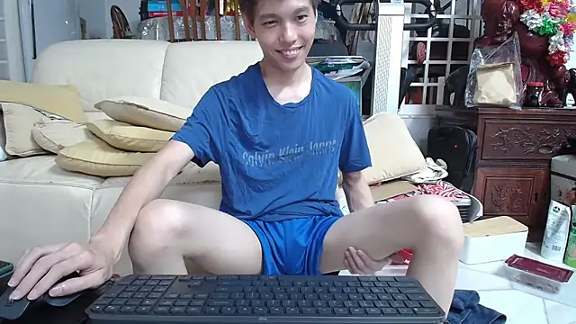 Snapshot of andrewooi chatting on 02-25-25, 07:16 andrewooi online show from 02-25-25, 07:16