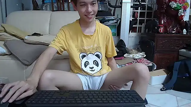 Snapshot of andrewooi chatting on 03-02-25, 02:36 andrewooi online show from 03-02-25, 02:36