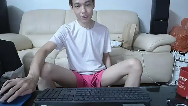 Snapshot of andrewooi chatting on 02-05-25, 10:22 andrewooi online show from 02-05-25, 10:22