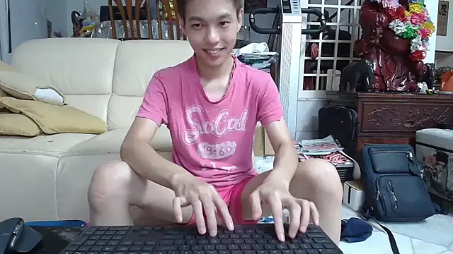 Snapshot of andrewooi chatting on 01-17-25, 12:21 andrewooi online show from 01-17-25, 12:21
