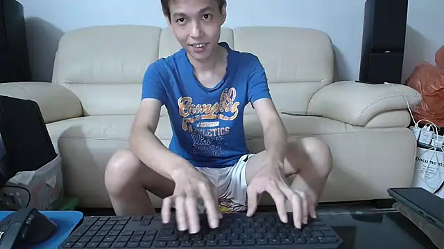 Snapshot of andrewooi chatting on 02-03-25, 10:58 andrewooi online show from 02-03-25, 10:58
