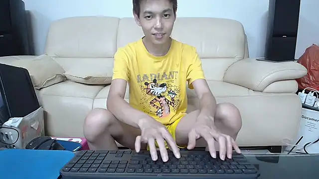 Snapshot of andrewooi chatting on 02-01-25, 04:54 andrewooi online show from 02-01-25, 04:54