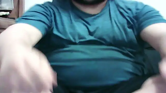 Snapshot of Strongbutgentle36 chatting on 01-24-25, 05:11 Strongbutgentle36 online show from 01-24-25, 05:11