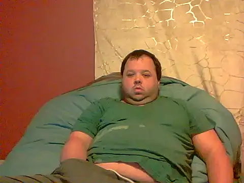 Snapshot of Strongbutgentle36 chatting on 10-21-25, 07:52 Strongbutgentle36 online show from 10-21-25, 07:52
