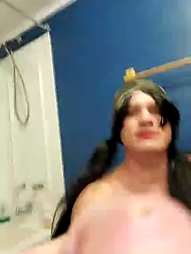 Snapshot of MaddyC6992 chatting on 12-30-24, 09:27 MaddyC6992 online show from 12-30-24, 09:27