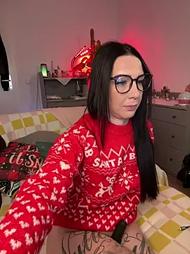 Trixie-Tainted online show from 12-15-25, 04:24