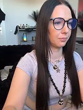 Trixie-Tainted online show from 04-08-26, 02:18