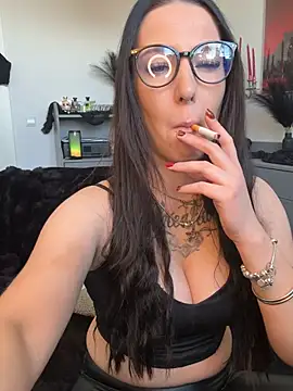 Trixie-Tainted online show from 04-11-26, 02:10