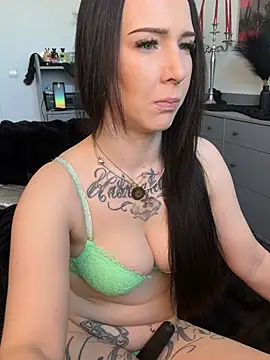 Trixie-Tainted online show from 03-06-26, 01:50