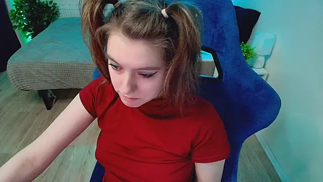 Snapshot of CranberryHot chatting on 06-18-26, 04:22 CranberryHot online show from 06-18-26, 04:22